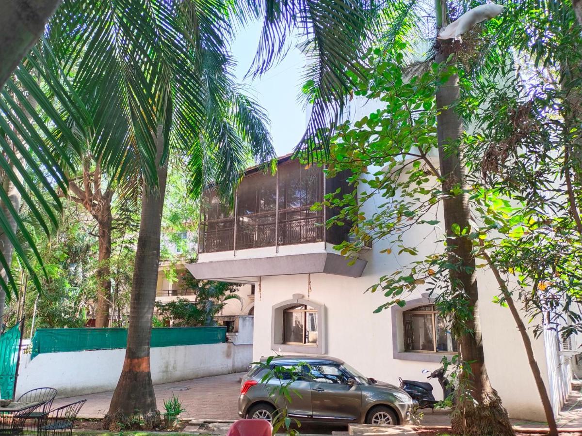 Hostel Lifespace- Twin Bungalow With Pods, Bunks, Private Rooms, Cowork & Cafe Pune Esterno foto
