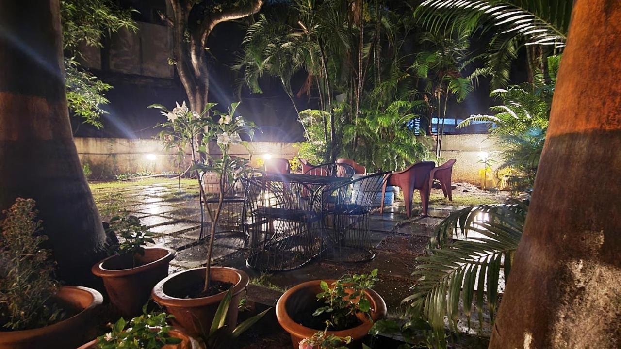 Hostel Lifespace- Twin Bungalow With Pods, Bunks, Private Rooms, Cowork & Cafe Pune Esterno foto