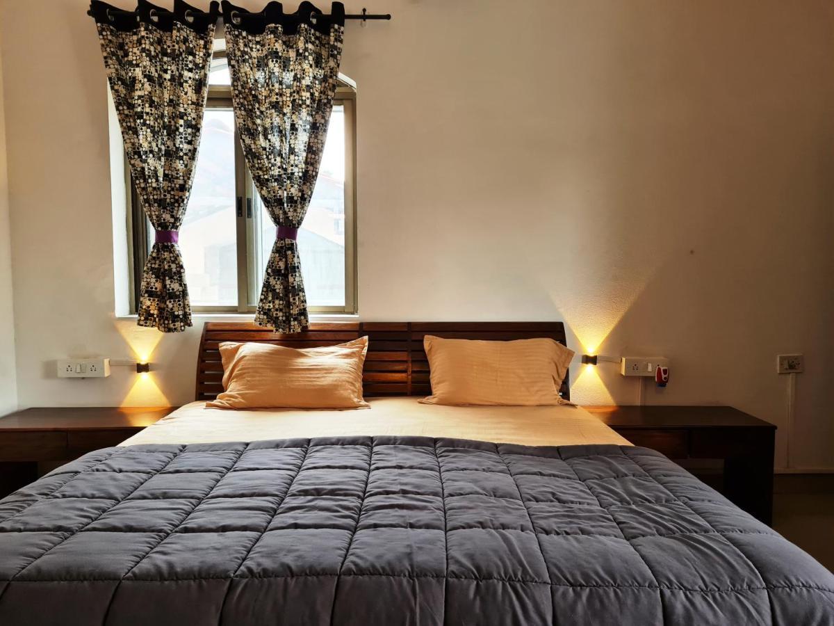 Hostel Lifespace- Twin Bungalow With Pods, Bunks, Private Rooms, Cowork & Cafe Pune Esterno foto
