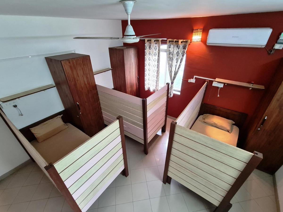 Hostel Lifespace- Twin Bungalow With Pods, Bunks, Private Rooms, Cowork & Cafe Pune Esterno foto