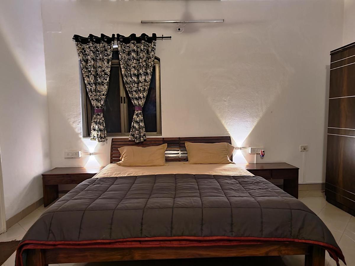 Hostel Lifespace- Twin Bungalow With Pods, Bunks, Private Rooms, Cowork & Cafe Pune Esterno foto