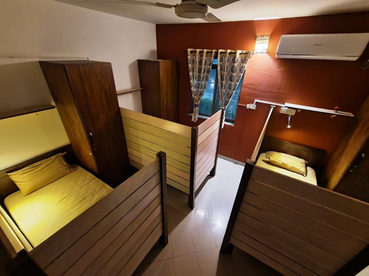 Hostel Lifespace- Twin Bungalow With Pods, Bunks, Private Rooms, Cowork & Cafe Pune Esterno foto