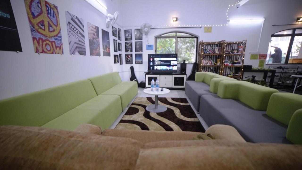 Hostel Lifespace- Twin Bungalow With Pods, Bunks, Private Rooms, Cowork & Cafe Pune Esterno foto