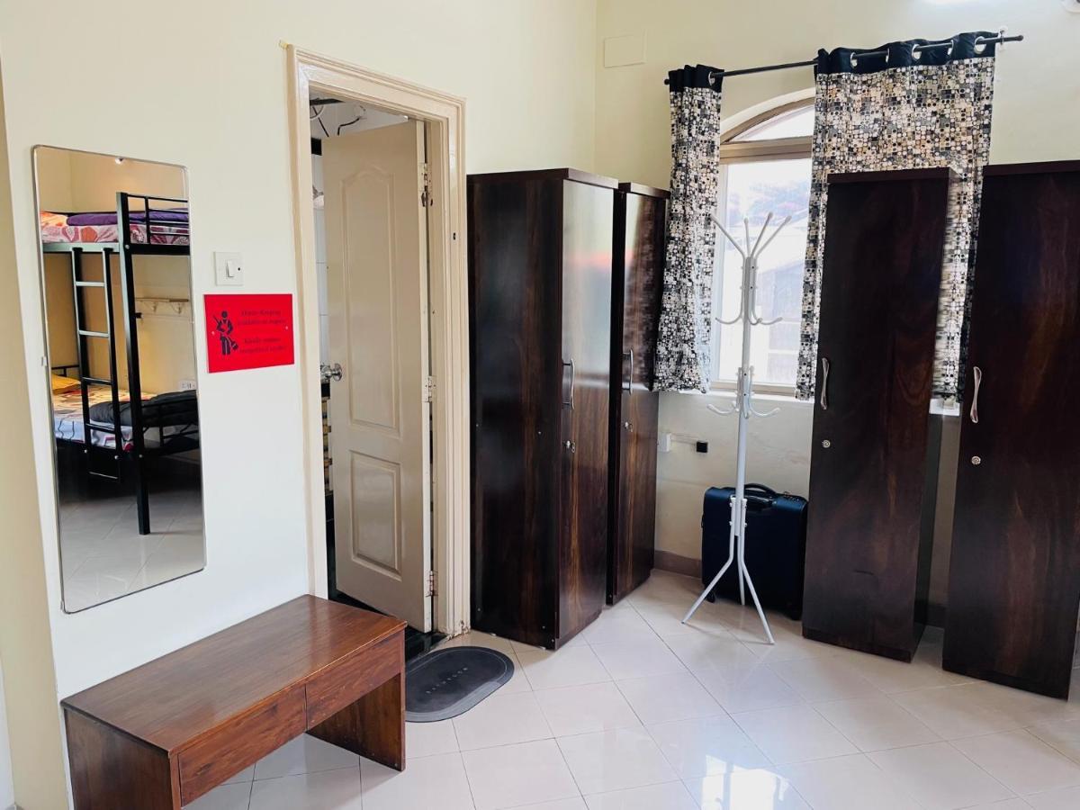 Hostel Lifespace- Twin Bungalow With Pods, Bunks, Private Rooms, Cowork & Cafe Pune Esterno foto