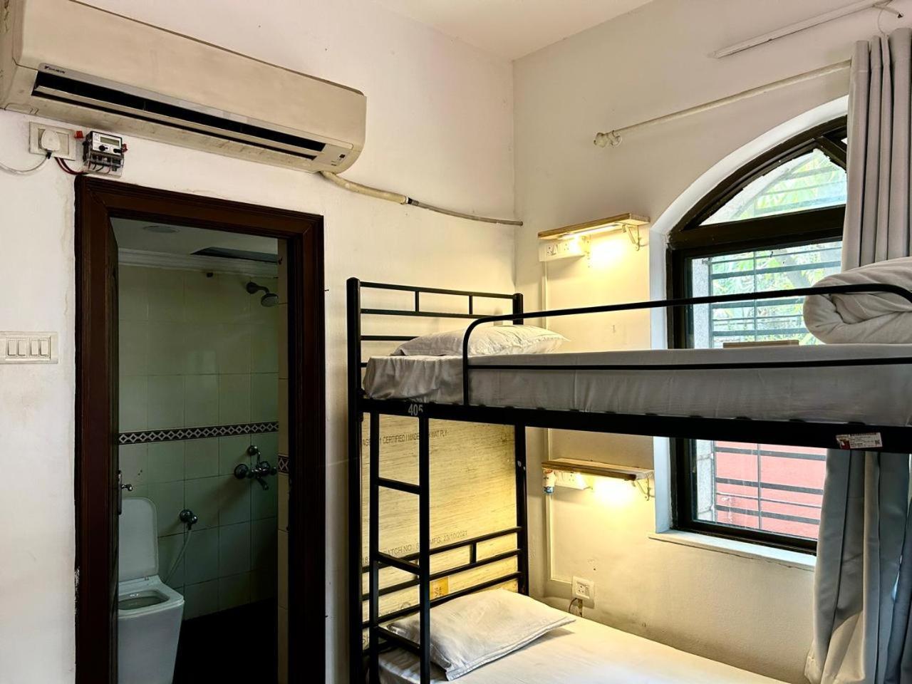 Hostel Lifespace- Twin Bungalow With Pods, Bunks, Private Rooms, Cowork & Cafe Pune Esterno foto