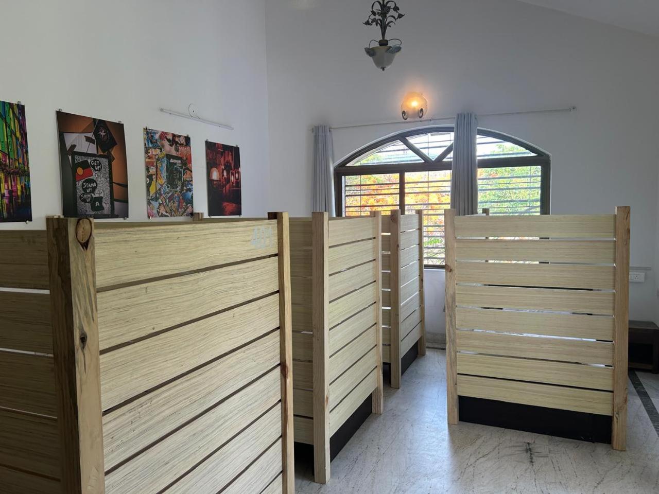 Hostel Lifespace- Twin Bungalow With Pods, Bunks, Private Rooms, Cowork & Cafe Pune Esterno foto