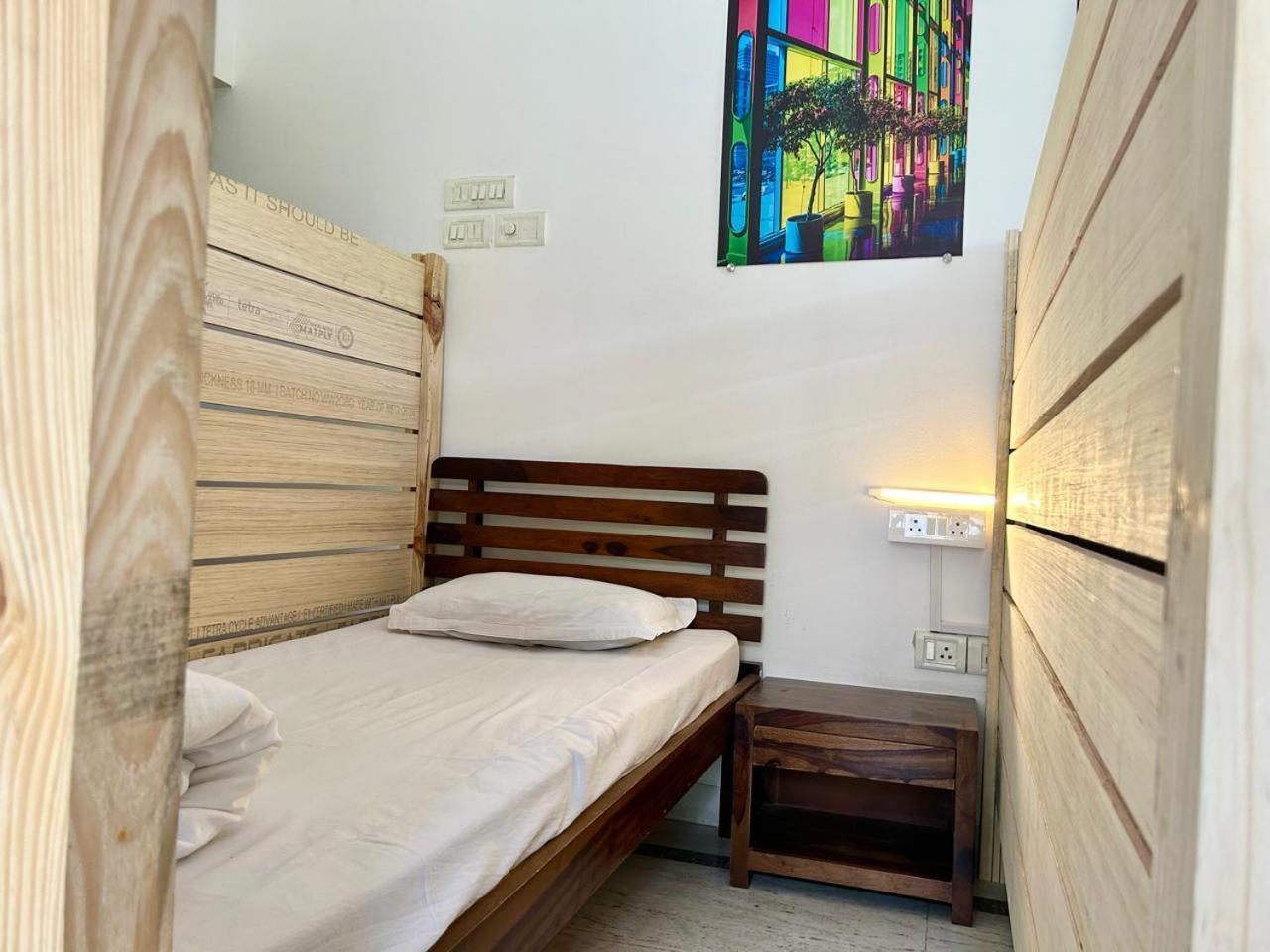 Hostel Lifespace- Twin Bungalow With Pods, Bunks, Private Rooms, Cowork & Cafe Pune Esterno foto