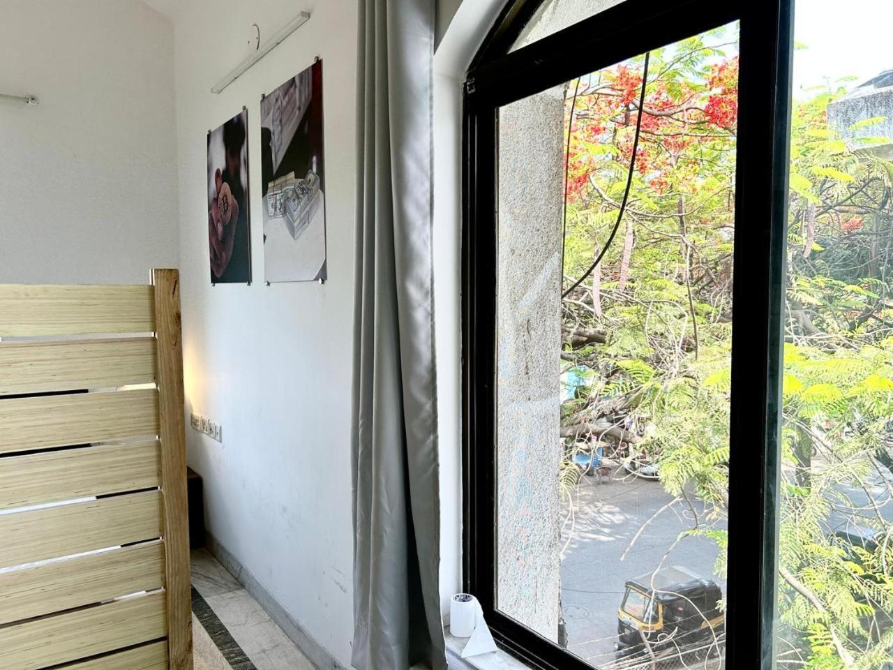 Hostel Lifespace- Twin Bungalow With Pods, Bunks, Private Rooms, Cowork & Cafe Pune Esterno foto